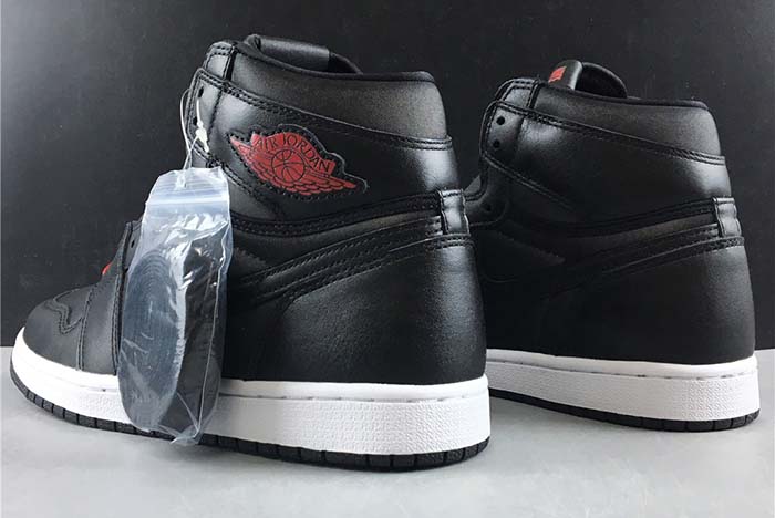 Air Jordan 1 “Black Satin” 555088-060