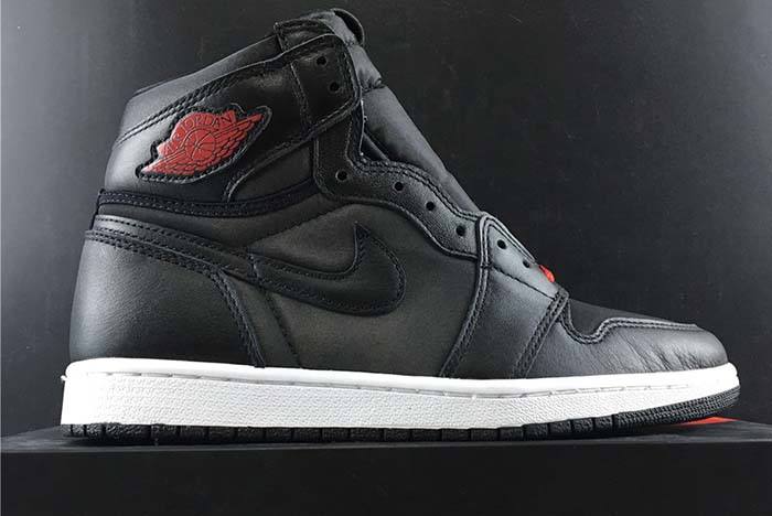 Air Jordan 1 “Black Satin” 555088-060