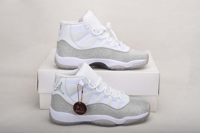 JORDAN 11 RETRO WHITE METALLIC SILVER - AR0715-100