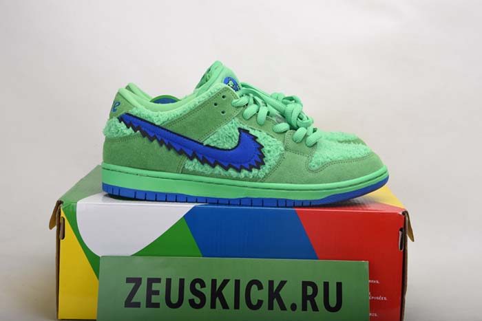 Dead x Nike SB Dunk Low“ Green Bear” CJ5378-300