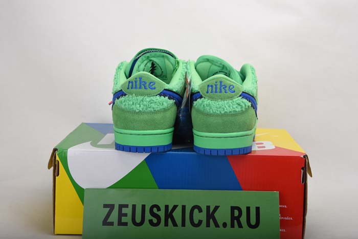 Dead x Nike SB Dunk Low“ Green Bear” CJ5378-300