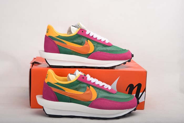 Sacai xNike LDV Waffle Pine Green - BV0073-301