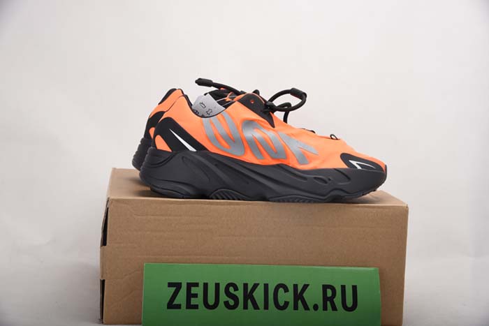 ADIDAS YEEZY BOOST 700 MNVN ORANGE - FV3258