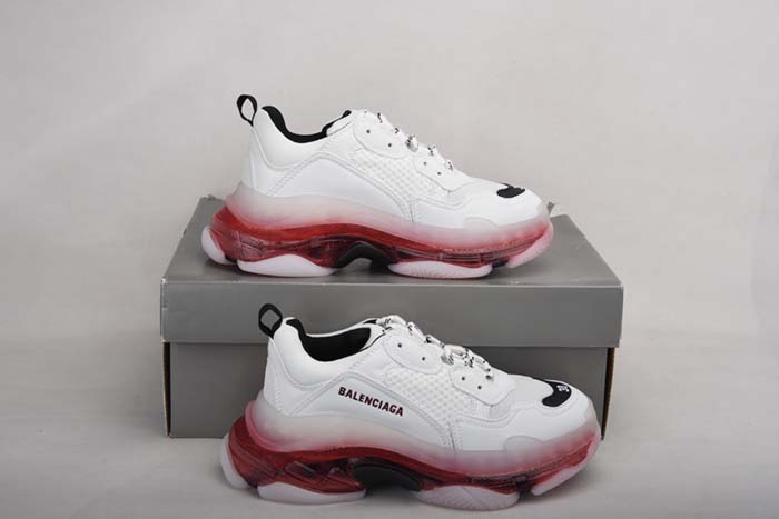 BALENCIAGE TRIPLE S TRAINER 0825 W09O1