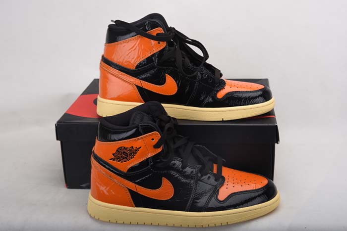 AIR JORDAN 1 SHATTERED BACKBOARD 3.0 555088-028