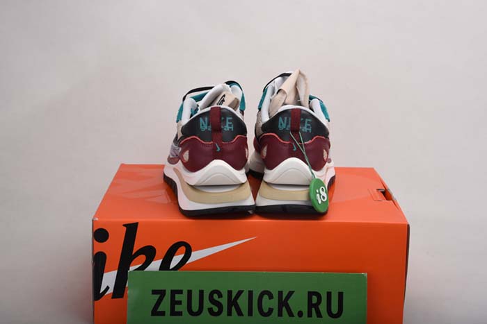 Sacai x Nike Pegasus VaporFly SP CI9928 301