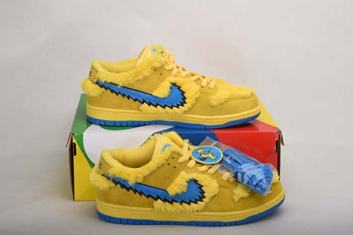 Grateful Dead x Nike SB Dunk Low“ Yellow Bear” CJ5378-700