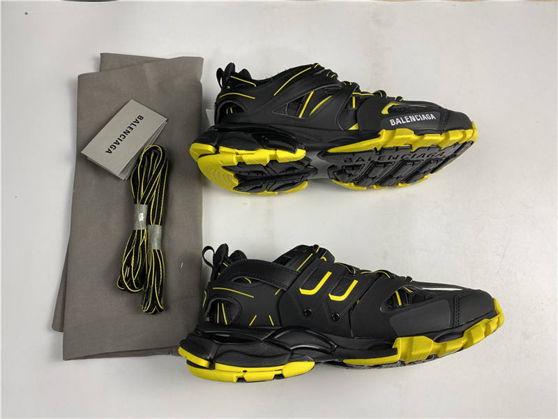 Balenciaga Track Sneaker 542023 W3AC1 1070