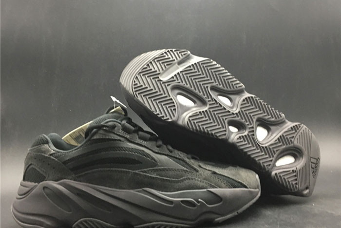 ADIDAS YEEZY BOOST 700 V2 VANTA - FU6684