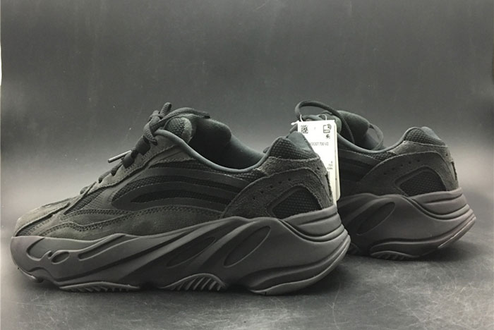 ADIDAS YEEZY BOOST 700 V2 VANTA - FU6684