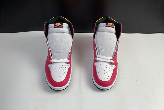 Air Jordan 1 High OG Light Fusion Red