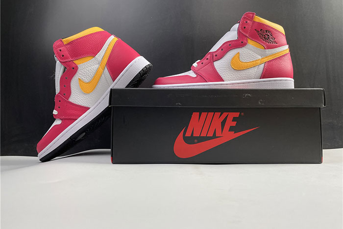 Air Jordan 1 High OG Light Fusion Red