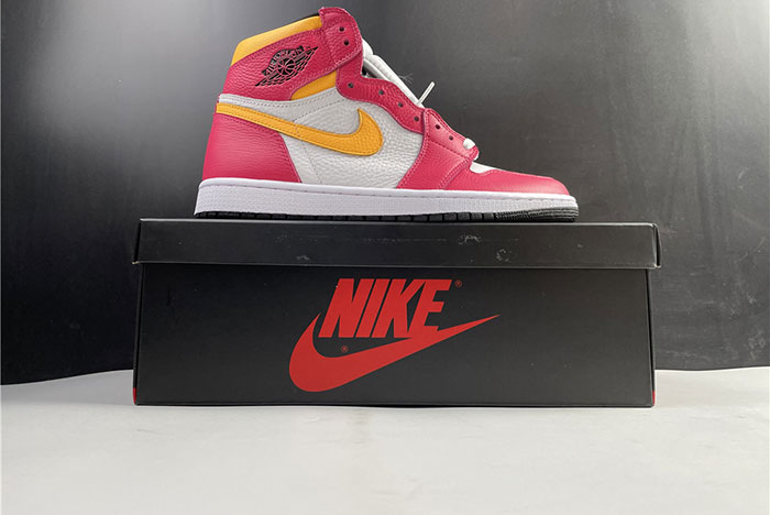 Air Jordan 1 High OG Light Fusion Red