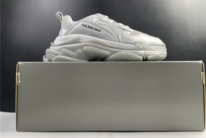 Balenciaga Track Sneaker 536737 W2FS2 8100