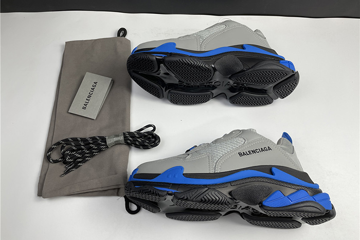 Balenciaga track sneaker 536737 W06N1 9013