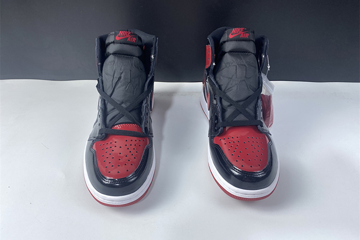 Air Jordan 1 High OG “Bred Patent” 555088-063