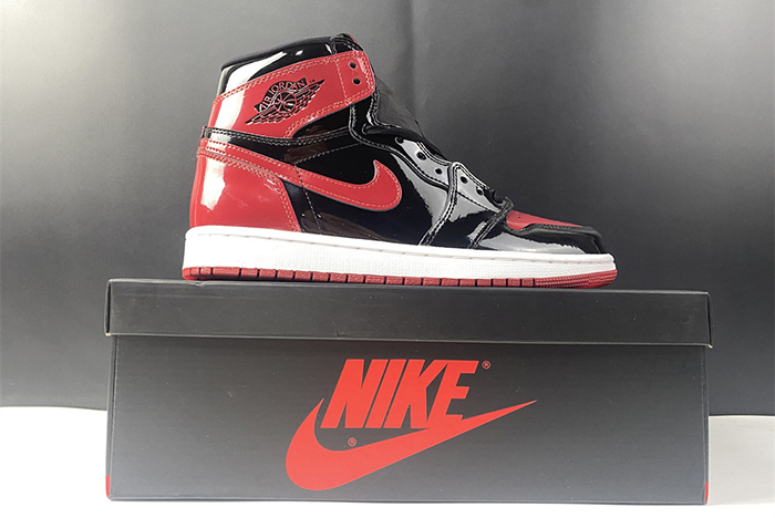 Air Jordan 1 High OG “Bred Patent” 555088-063