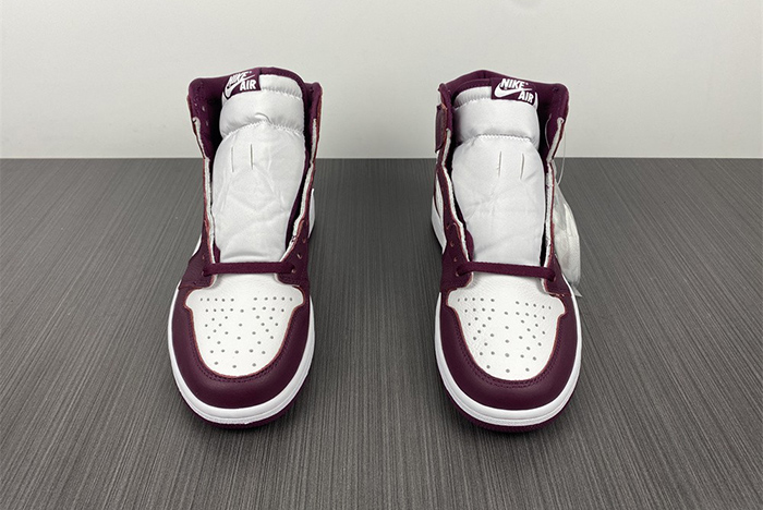 Jordan 1 Retro High OG Bordeaux 555088-611