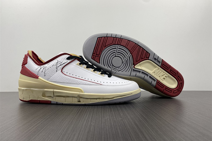 OFF-WHITE x Air Jordan 2 Low  DJ4375-106