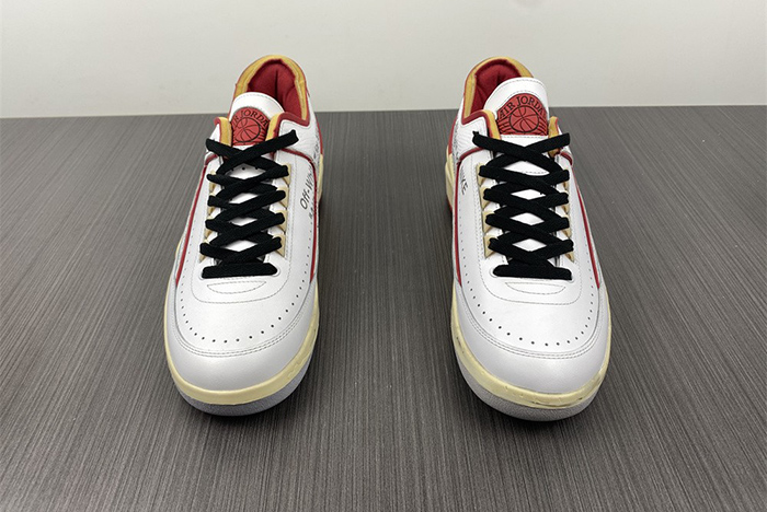 OFF-WHITE x Air Jordan 2 Low  DJ4375-106