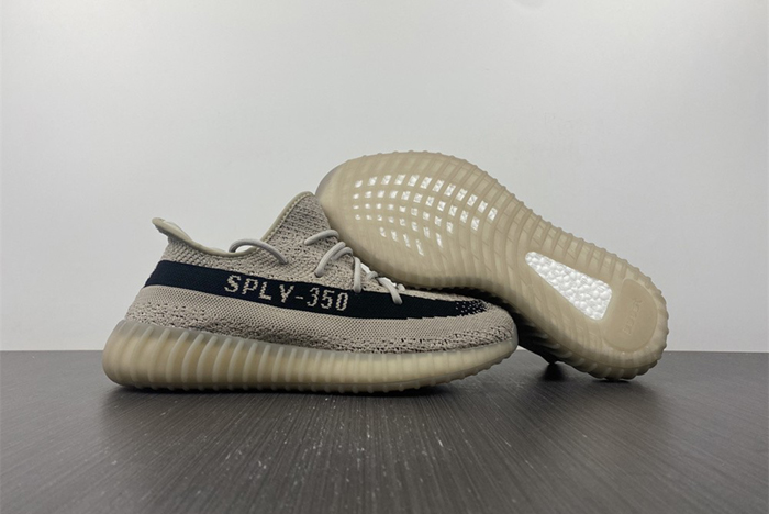 Adidas Yeezy Boost 350V2 HP7870