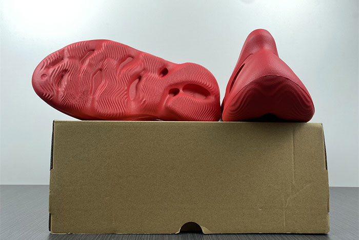 adidas Yeezy Foam RNNR Vermillion GW3355