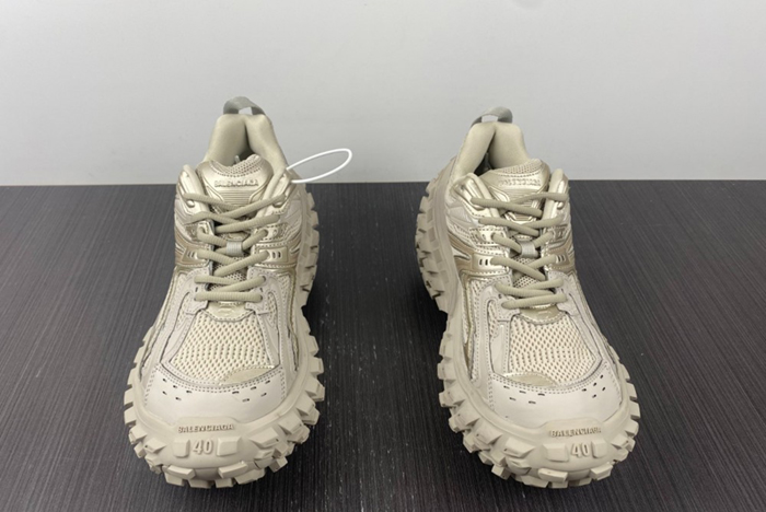 Balenciaga Defender Sneaker White 685613W2RA69700