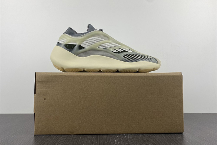 adidas YEEZY 700 V3 Fade  ID1674