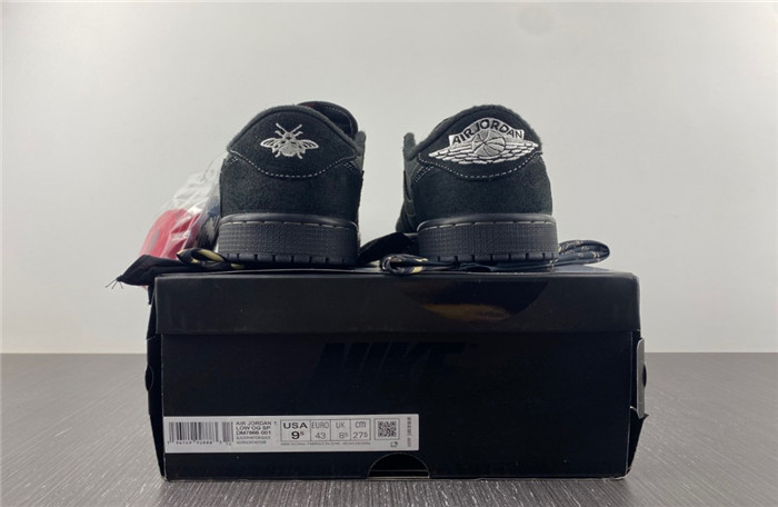 Travis Scott x Air Jordan 1 Low OG DM7866-001