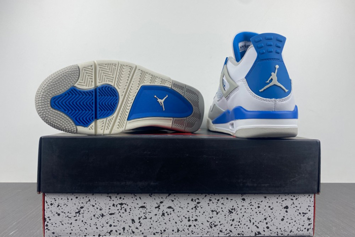 AJ4 AIR JORDAN 4 OG “MILITARY BLUE”