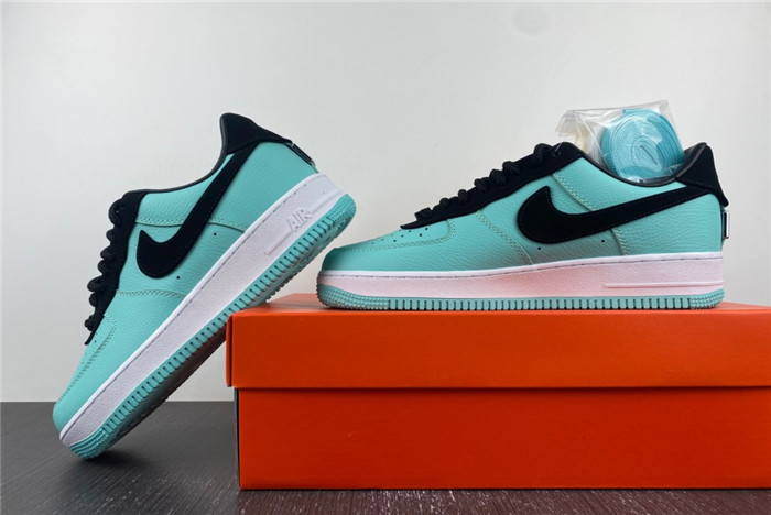 Tiffany & Co. x Nike Air Force 1 Low DZ1382-002