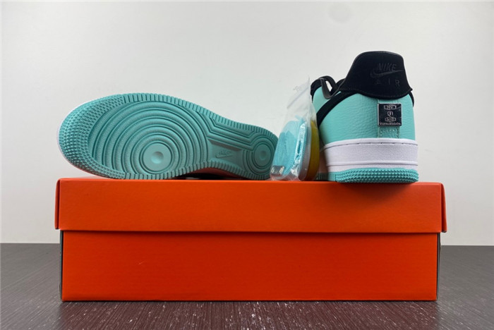 Tiffany & Co. x Nike Air Force 1 Low DZ1382-002