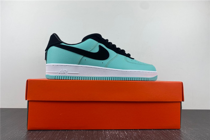 Tiffany & Co. x Nike Air Force 1 Low DZ1382-002