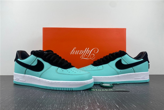 Tiffany & Co. x Nike Air Force 1 Low DZ1382-002