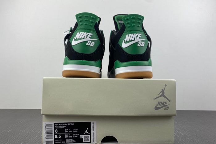 Nike SB x Air Jordan 4  DR5415-030