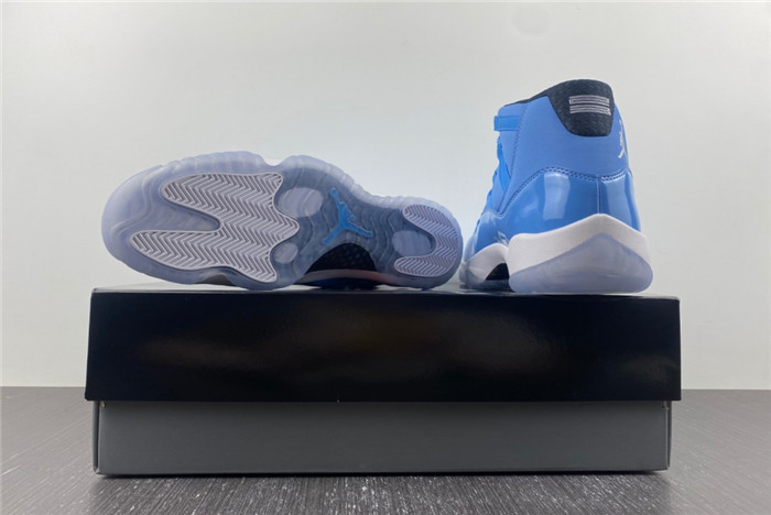 Air Jordan 11 Pantone 717602-900