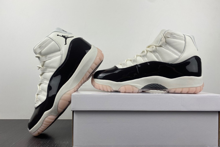 Air Jordan 11 WMNS Neapolitan AR0715-101