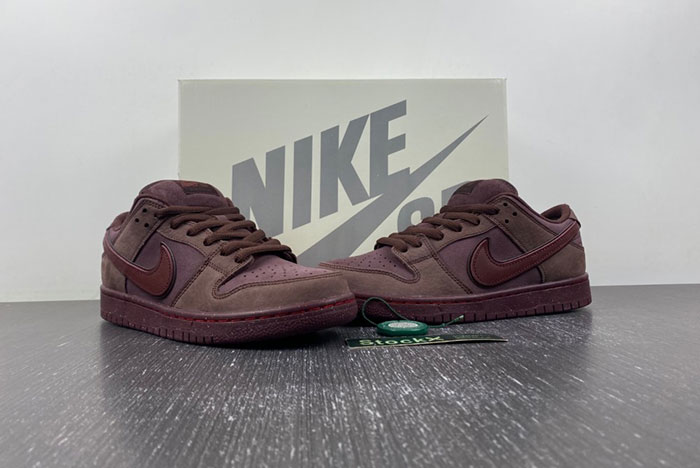 Nike Dunk Low Retro Premium Burgundy Crush FN0619-600