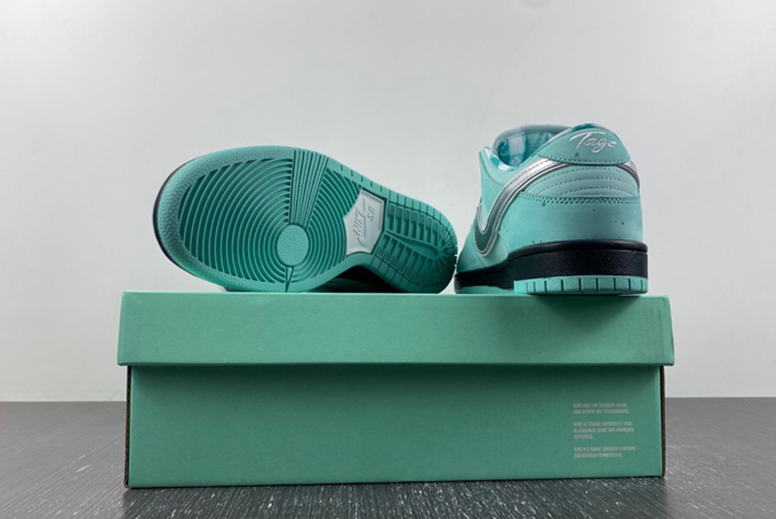 Concepts x TIFFANY CO. x Nike SB Dunk Low BV1310-402