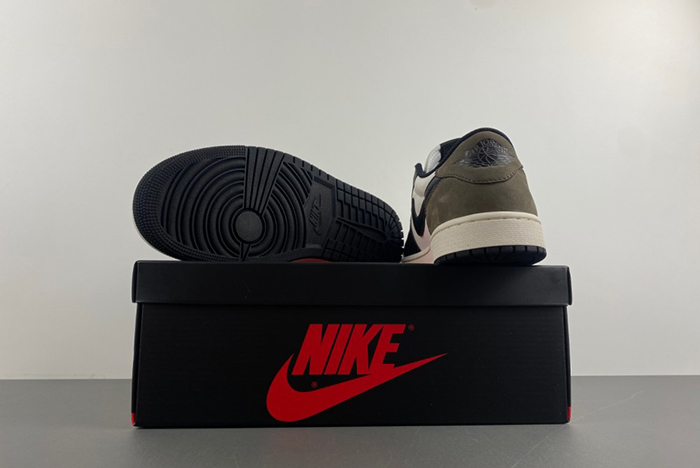 Air Jordan 1 Low OG Mocha CZ0790-102