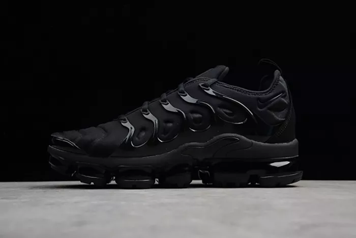 Nike Air VaporMax Plus Triple Black | 924453-004