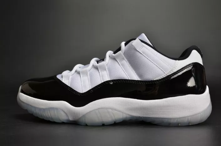 AIR JORDAN 11 RETRO LOW