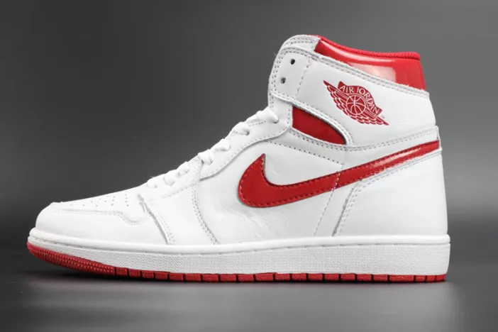 AIR JORDAN 1 RETRO HIGH OG "METALLIC RED" mens 555088-103