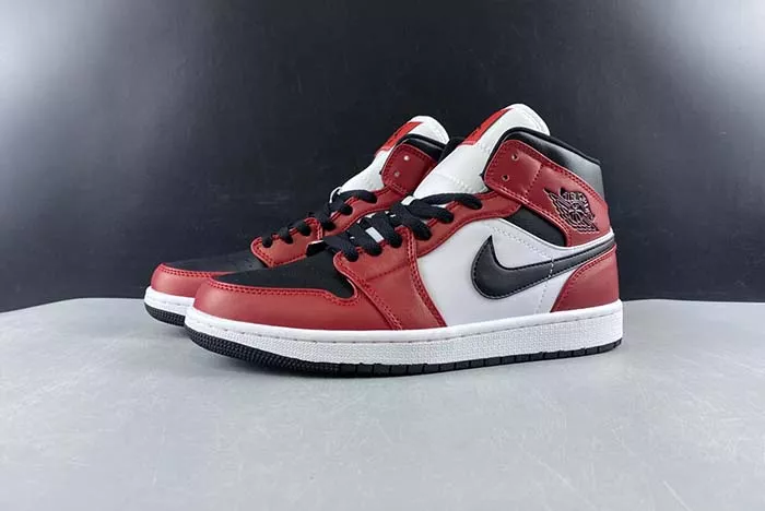 Air Jordan 1 Mid Chicago 554724-069