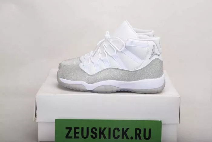 JORDAN 11 RETRO WHITE METALLIC SILVER - AR0715-100