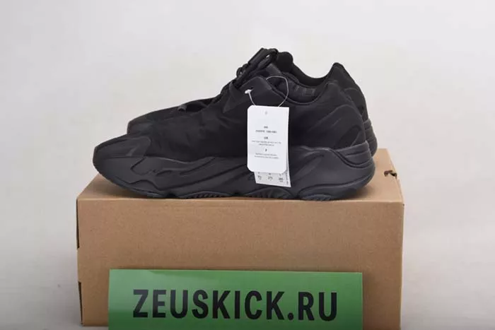 ADIDAS YEEZY BOOST 700 MNVN TRIPLE BLACK - FV4440