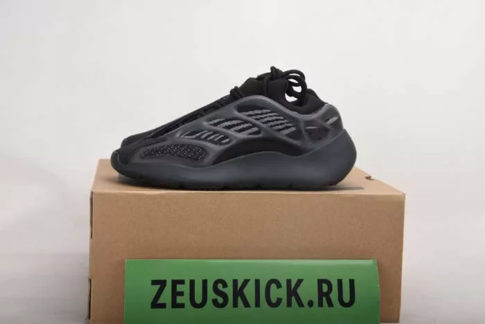 YEEZY BOOST 700 V3 BLACK - ADIDAS - H67799