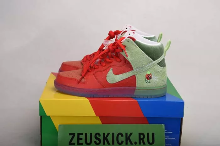 Nike SB Dunk High “Strawberry Cough  CW7093-600