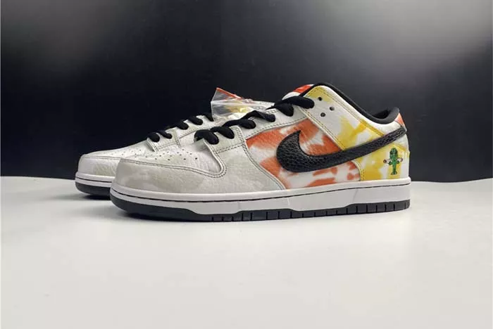 Nike SB Dunk Low“Raygun” BQ6832-101