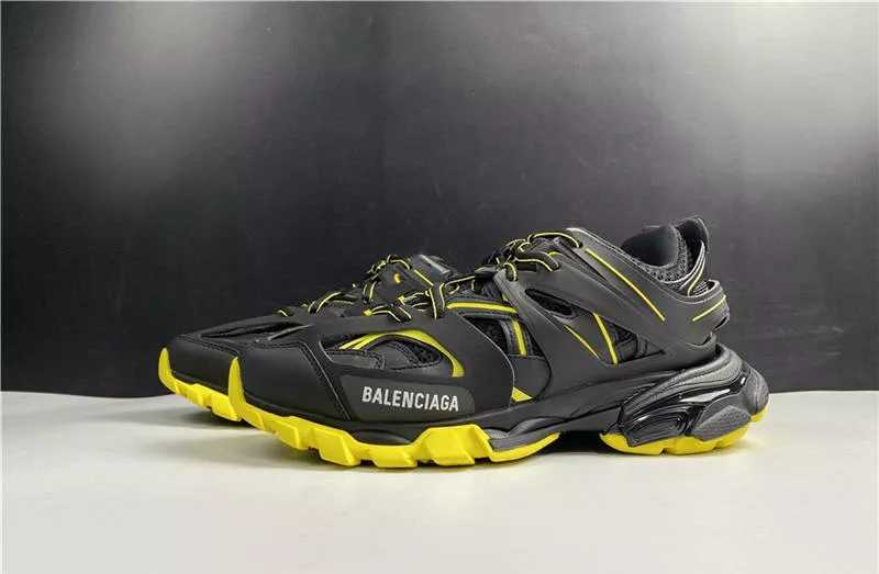 Balenciaga Track Sneaker 542023 W3AC1 1070